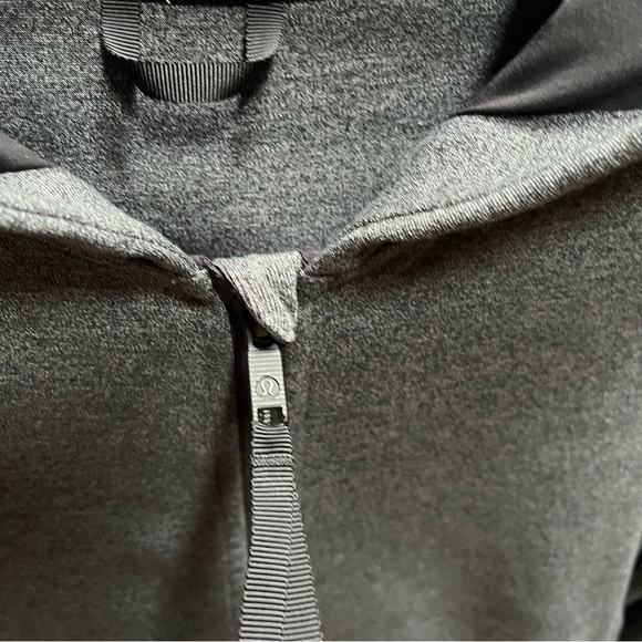 Lululemon En Route Hooded Jacket - Picture 6 of 9
